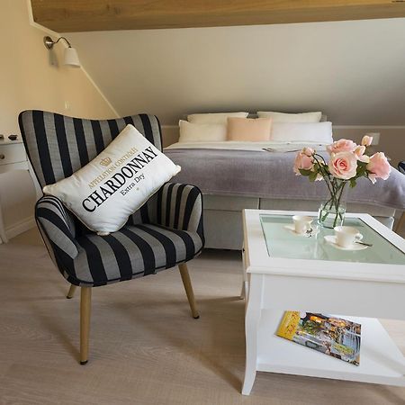 Nostalgie-Nest Mit Boxspringbett Apartment มาเยิน ภายนอก รูปภาพ